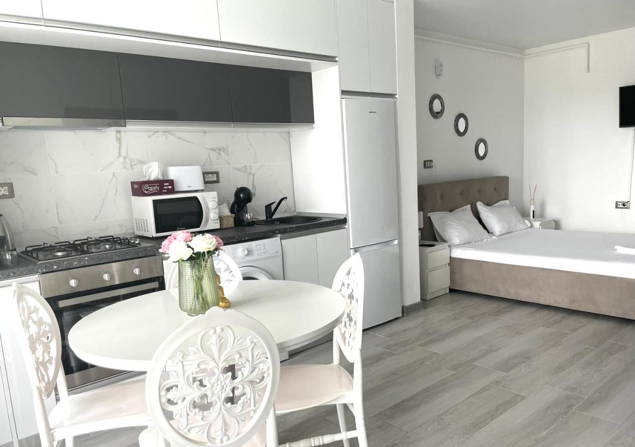 Appartement Dominic 2 Beds 1 Sofa Parking Pool Apartament By Alezzi Nord10 à Năvodari Extérieur photo